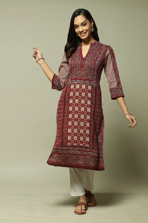 Maroon Poly Metallic Straight Printed Kurta image number 5