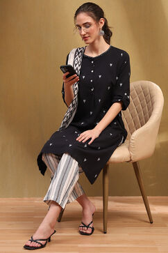 Black Cotton Yard Dyed Straight Suit Set image number 0