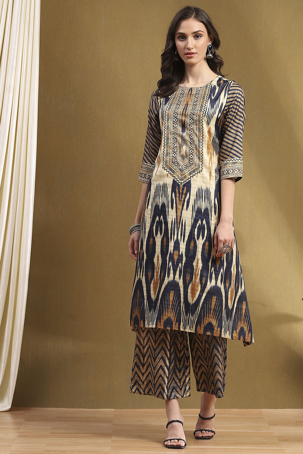 Beige Geometric Printed Asymmetric Kurta Set image number 6