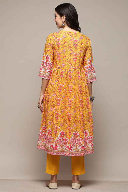 Yellow Cambric Flared Kurta Pant Suit Set image number 4