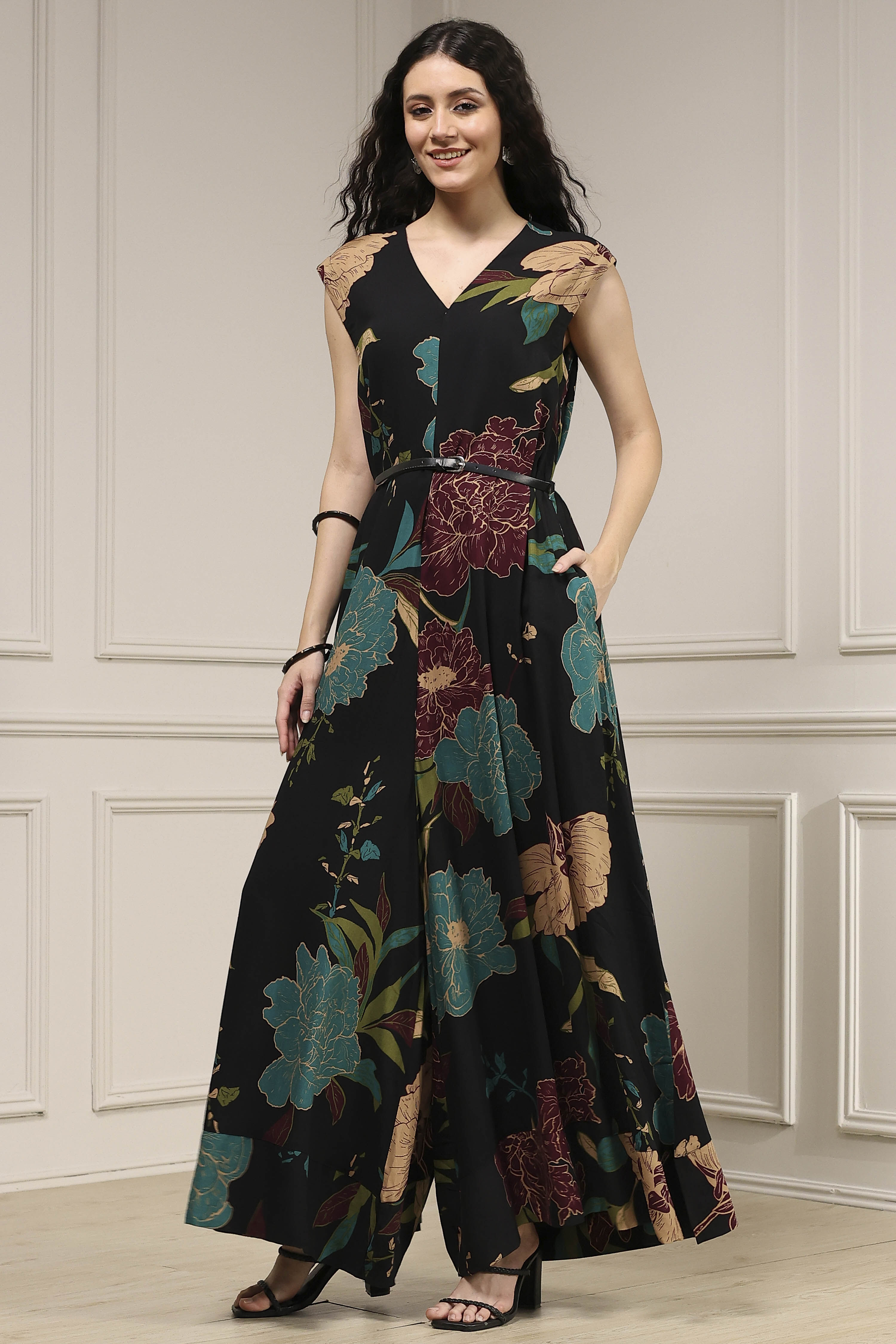 Black Floral Printed Straight Jumpsuit image number 2