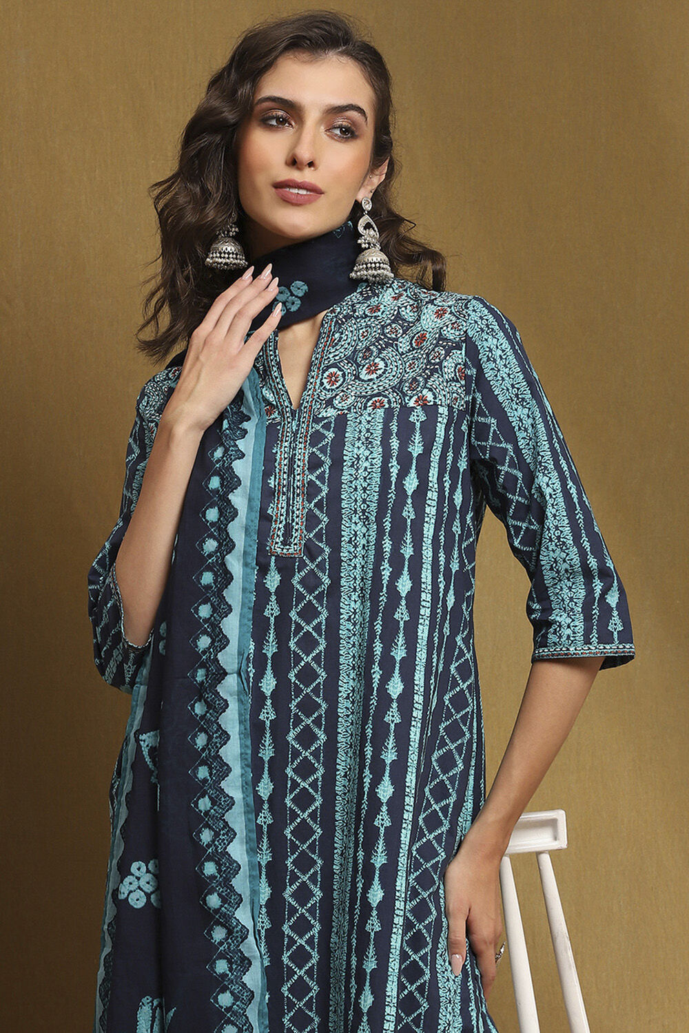 Indigo Blue Cotton Printed Straight Suit Set image number 7
