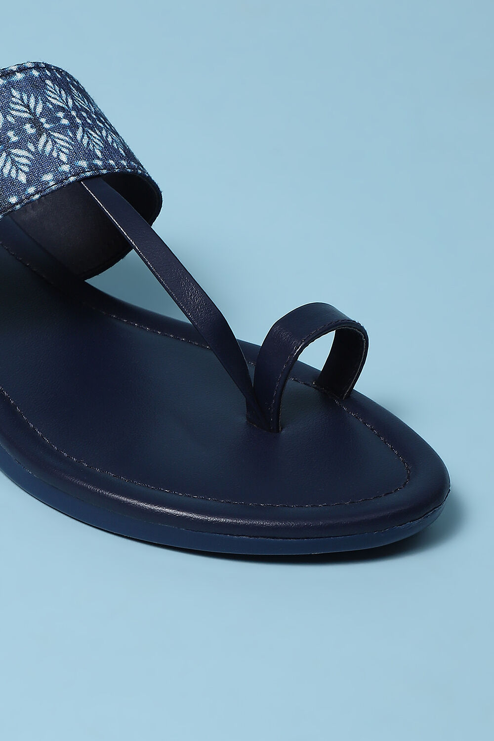 Black one toe 2025 sandals