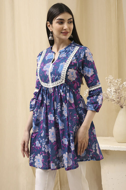 Earthy Blue Cotton Floral Flared Short Kurta image number 2