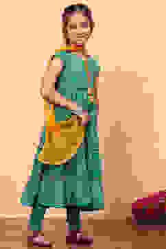 Green Cotton Printed Tiered Festive Flared Suit Set image number 3