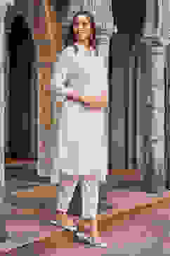 White Cotton Solid Straight Kurta image number 0