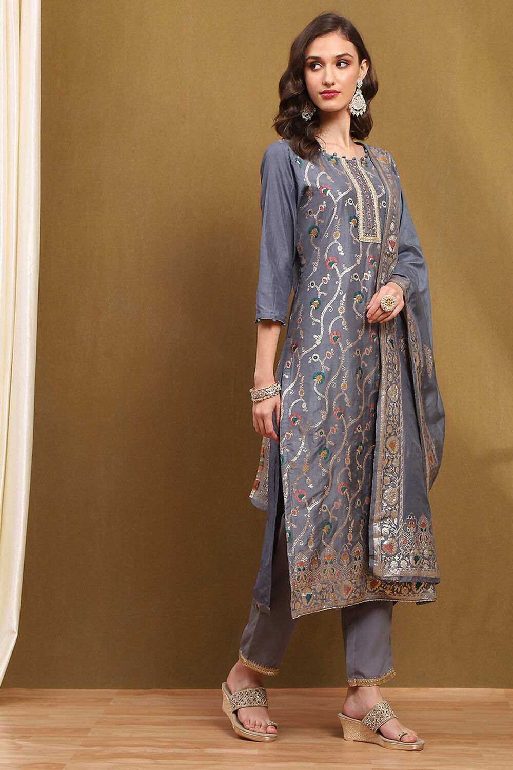 Pink Silk Blend Woven Floral Unstitched Suit Set image number 3