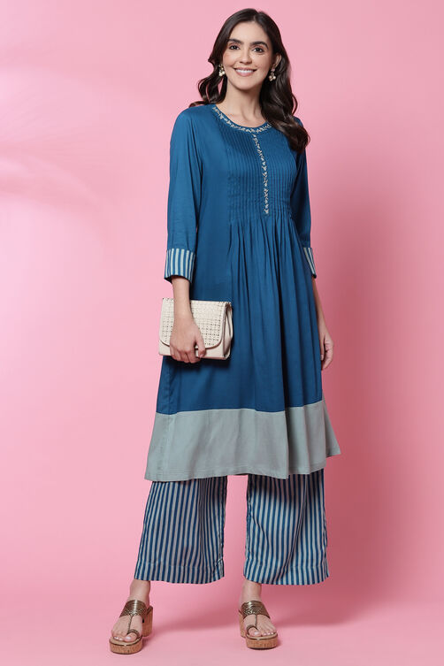 Teal LIVA Flared Fusion Solid Kurta Set image number 6