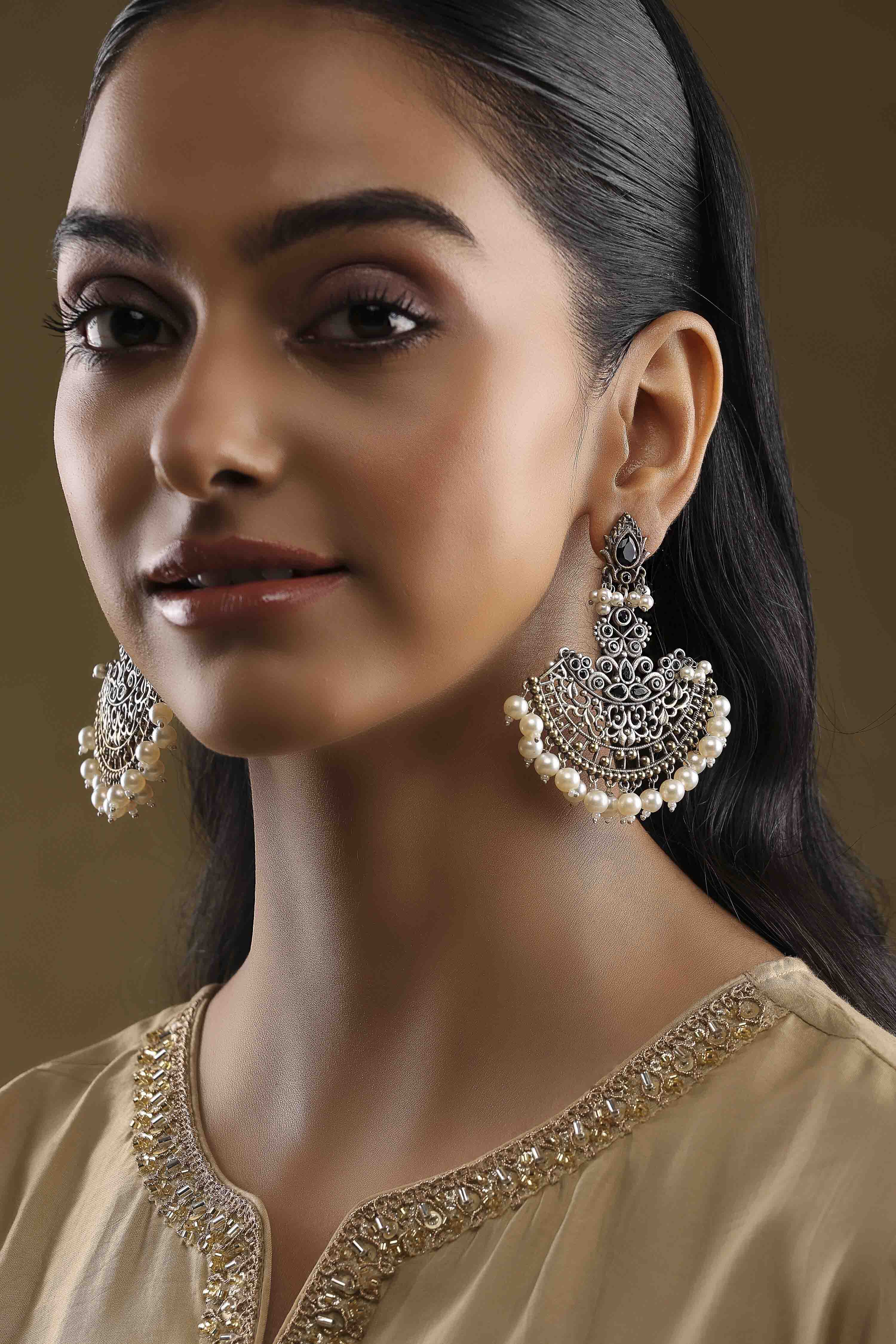 Oxid Gold Brass Chaandbali image number 3