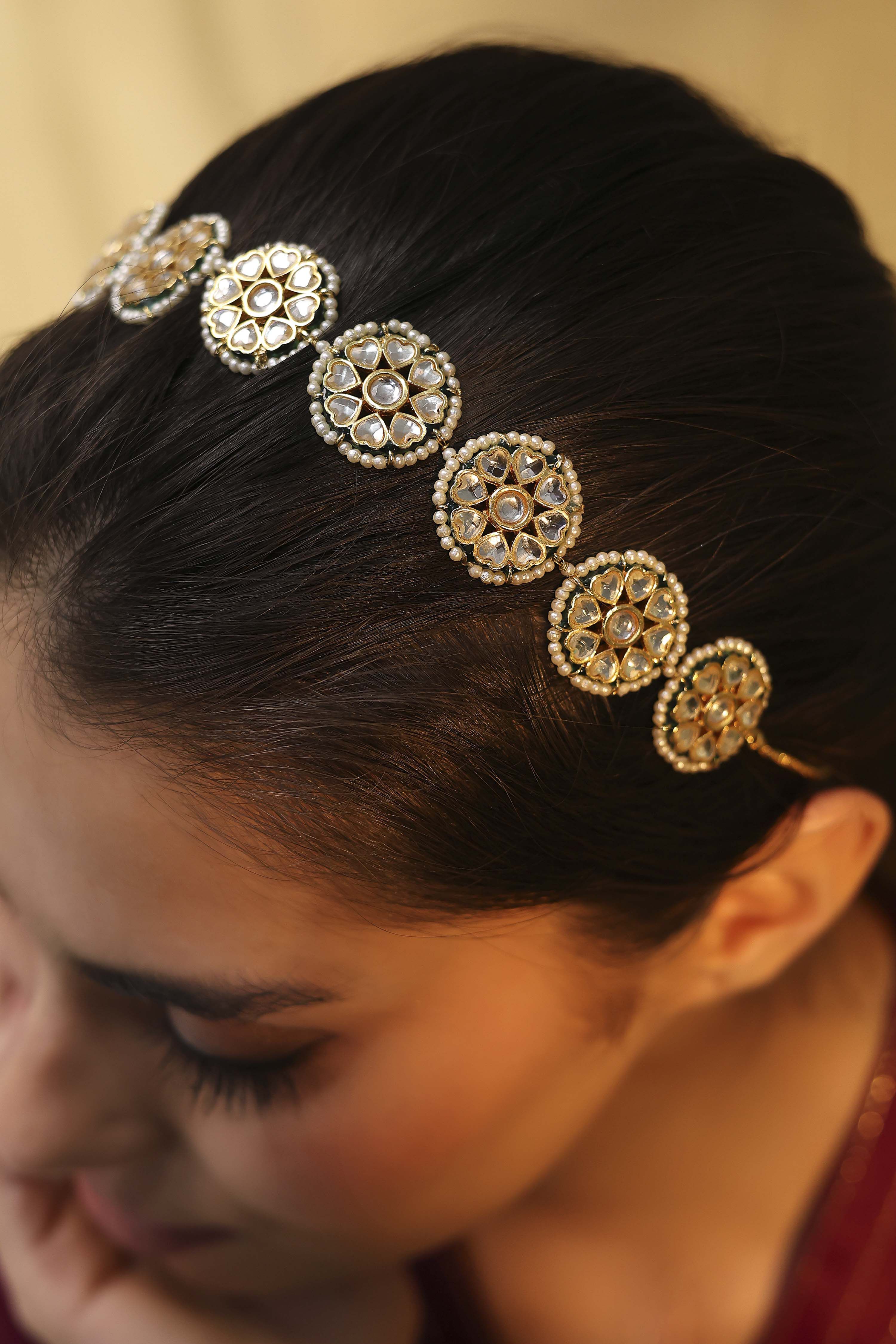 Gold Brass Kundan Necklace image number 5