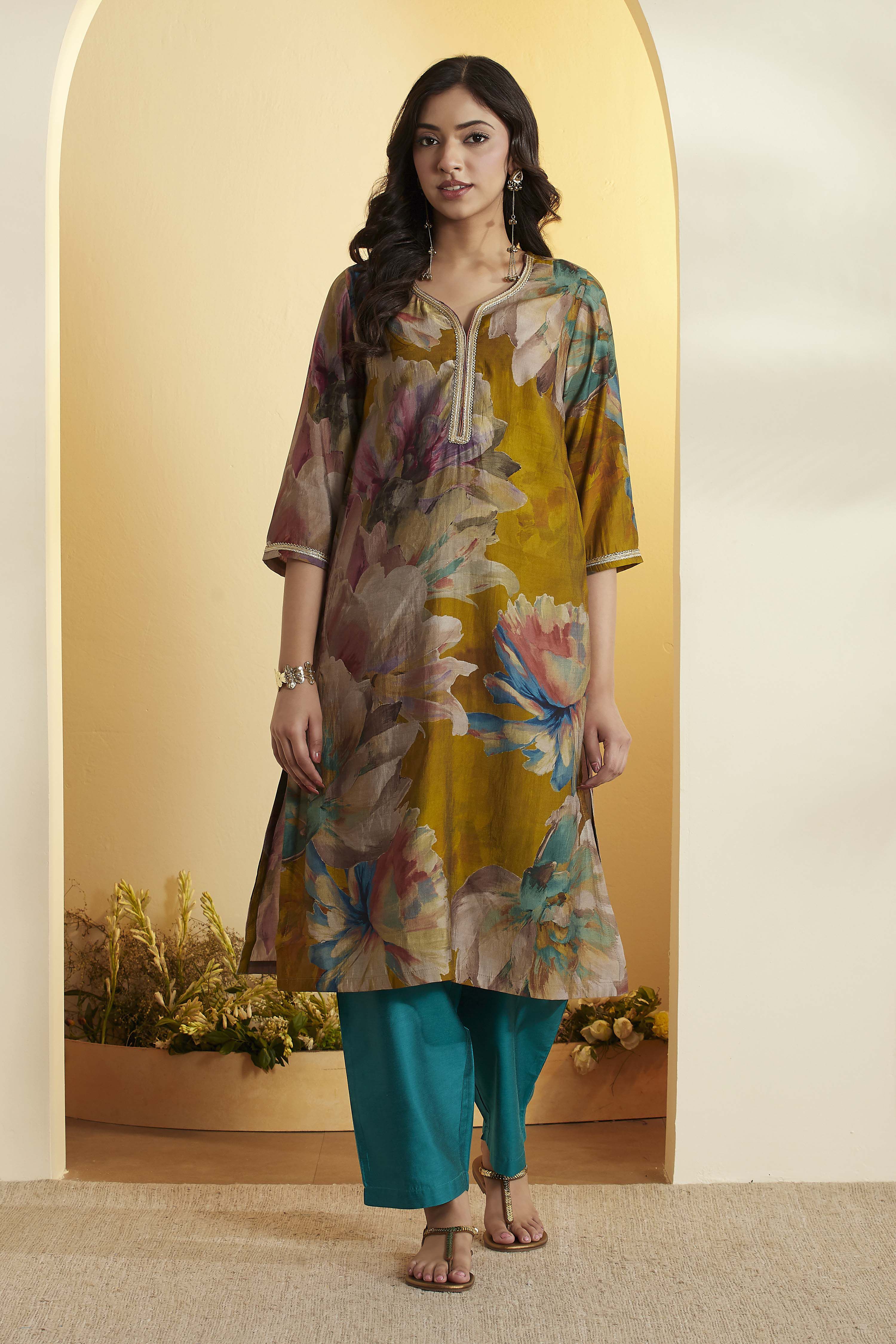 Berry Pink Poly Viscose Floral Straight Kurta image number 5