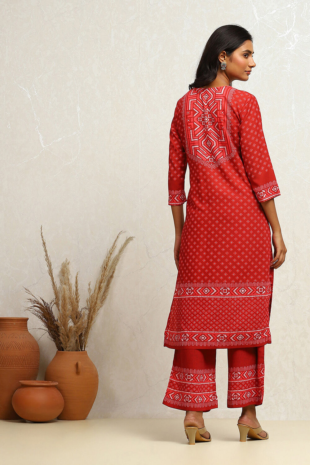 Red Crepe Printed Straight Kurta Set image number 4