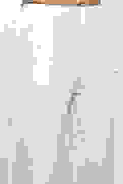 White Cotton Blend Narrow Pants image number 1