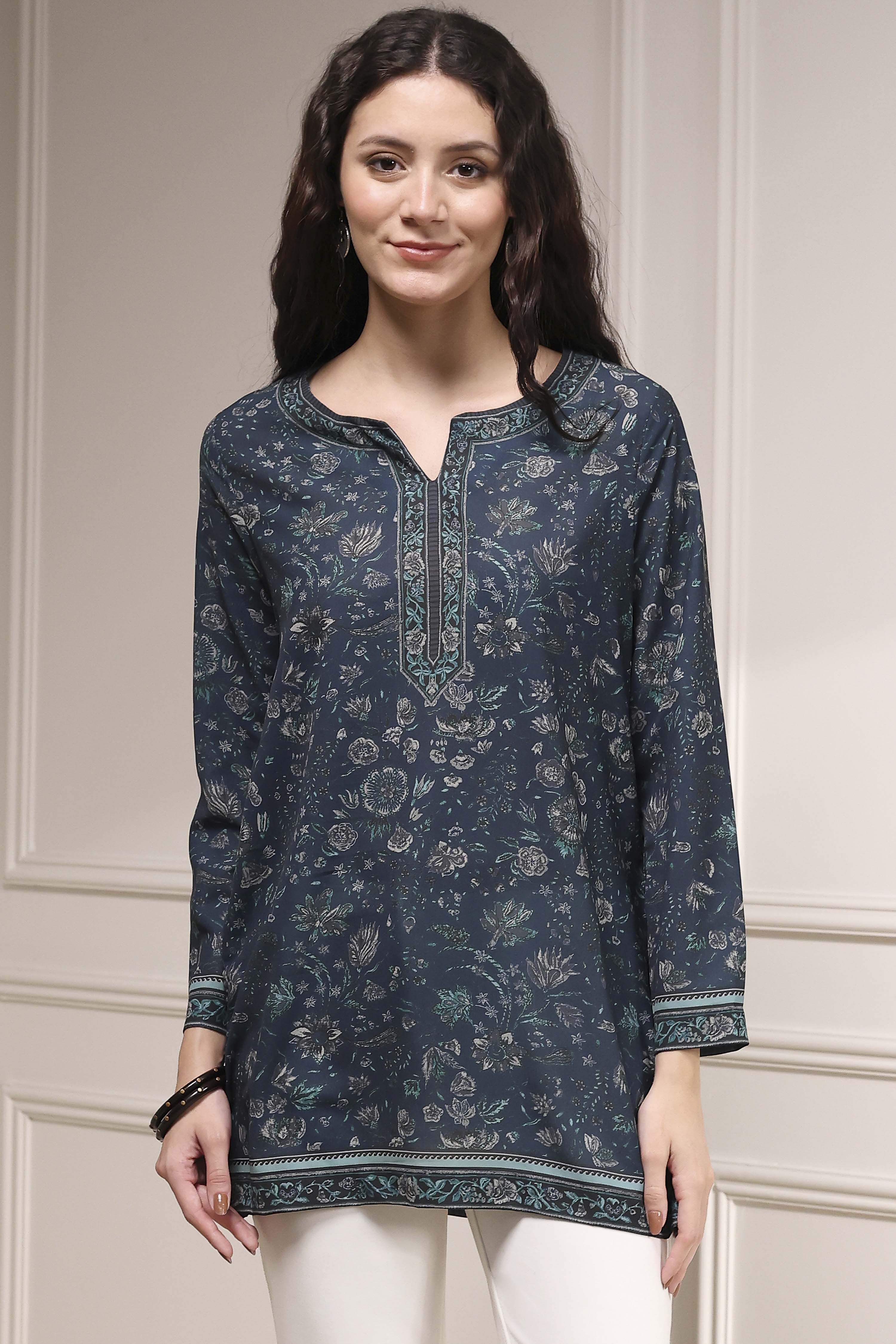 Blue Printed Straight Short Kurta image number 5