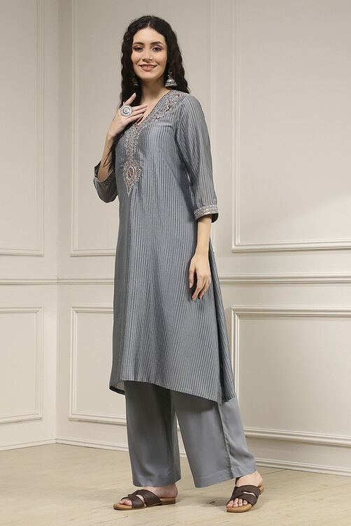 Green Striped Straight Suit Set image number 3