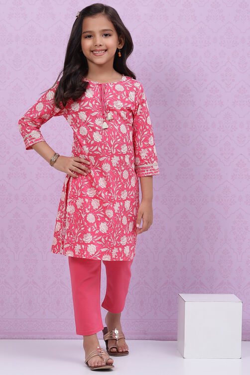 Pink Lycra Straight Kurta Capri Suit Set image number 6