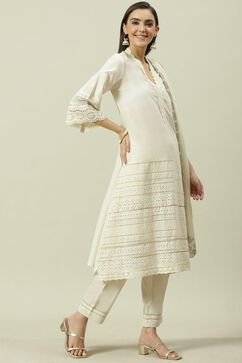 Off White Straight Kurta Relaxed Pants Suit Set image number 5