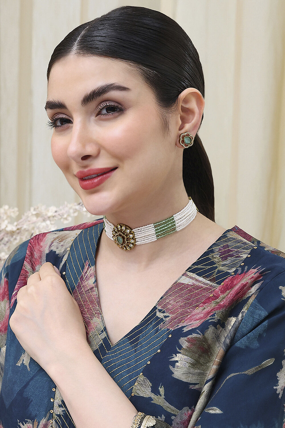 Mint Green Necklace Set image number 3