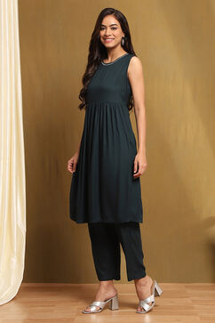 Turquoise Rayon Straight Set image number 8