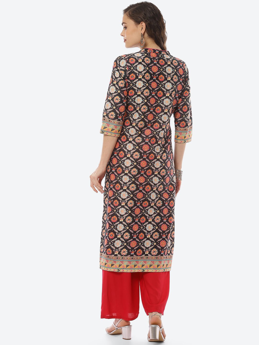 Buy Latest Collection of Kurtas Ethnic Indian wear and Kurtas only