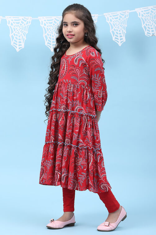 Red Rayon Tiered Printed Kurta image number 3