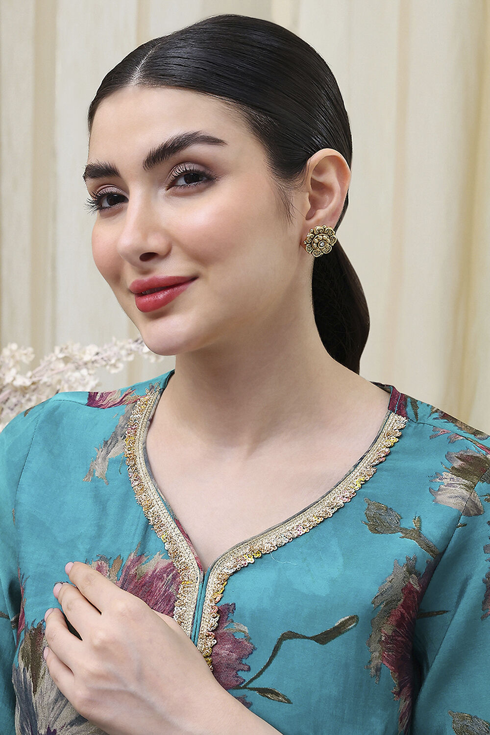 Metallic Gold Alloy Studs image number 3