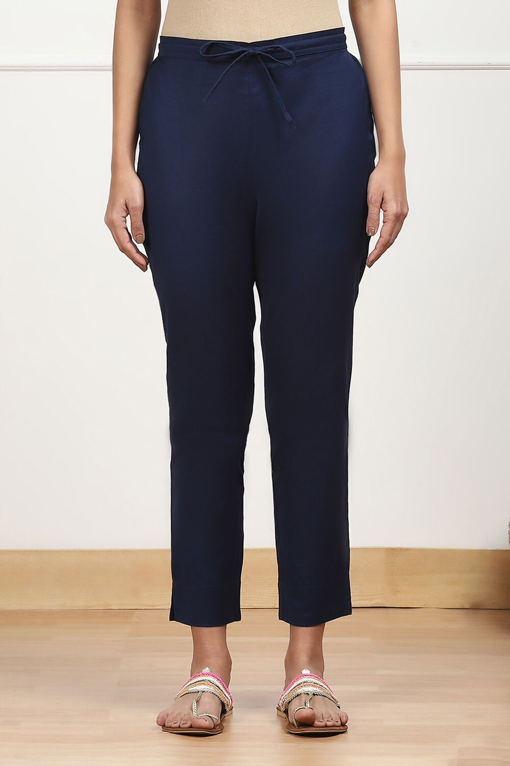 Rust Cotton Solid Regular Pants image number 4