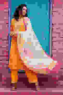 Yellow Viscose Straight Suit set image number 6