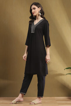 Black Solid Gathered Straight Kurta image number 2