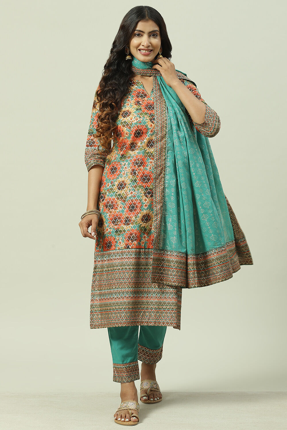 Black Cotton Straight Kurta Slim Pant Suit Set image number 5