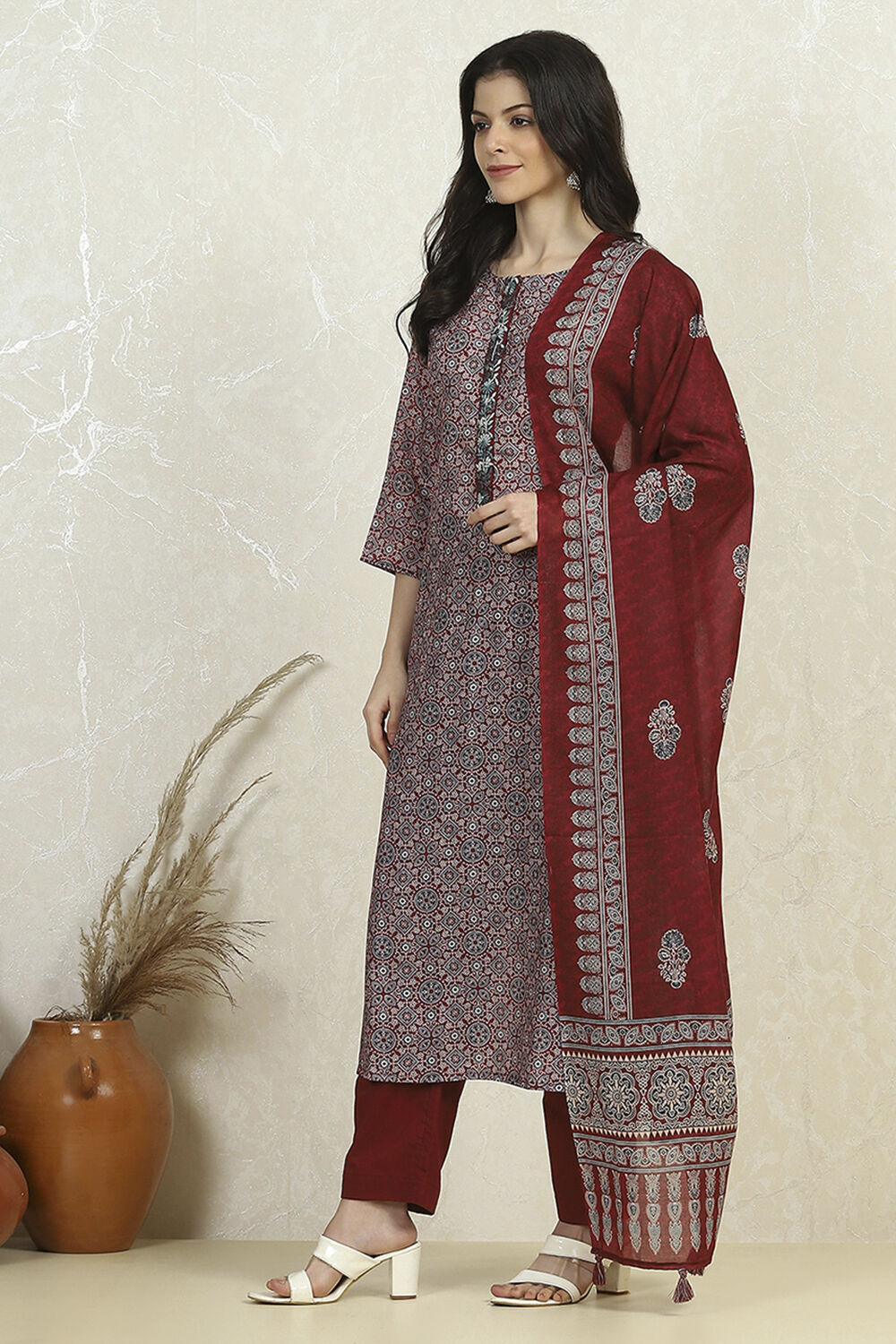 Red Cotton Digital Print Unstitched Suit Set image number 4