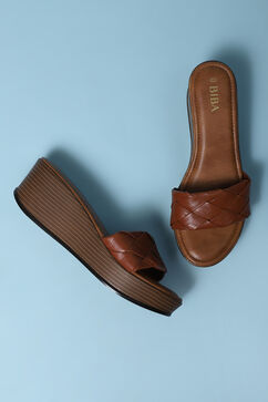 Tan Pu Wedges image number 2