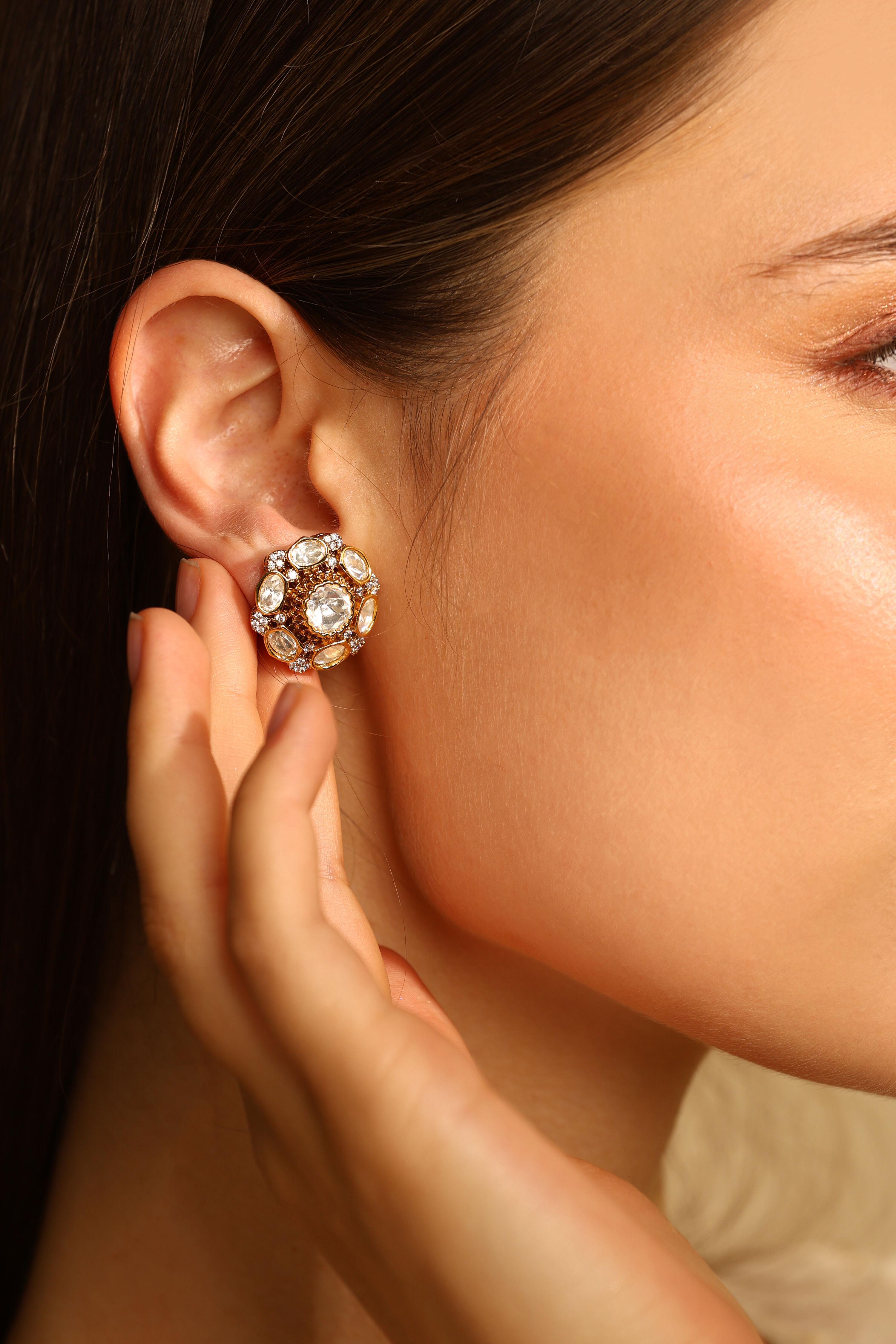 White Brass Gold-Plated Floral Stud Earrings image number 1