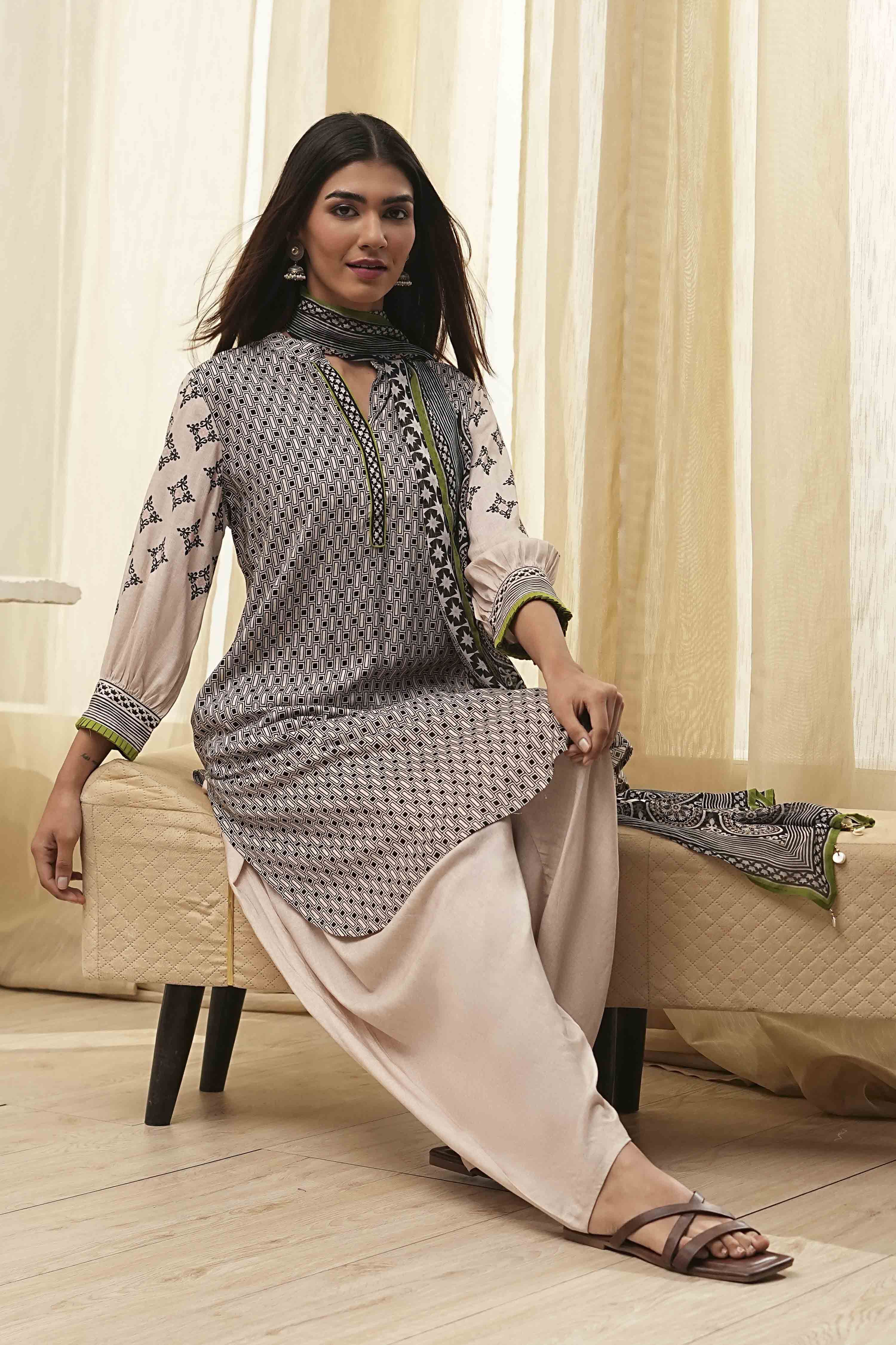 Black and Beige Printed Straight Suit Set image number 0