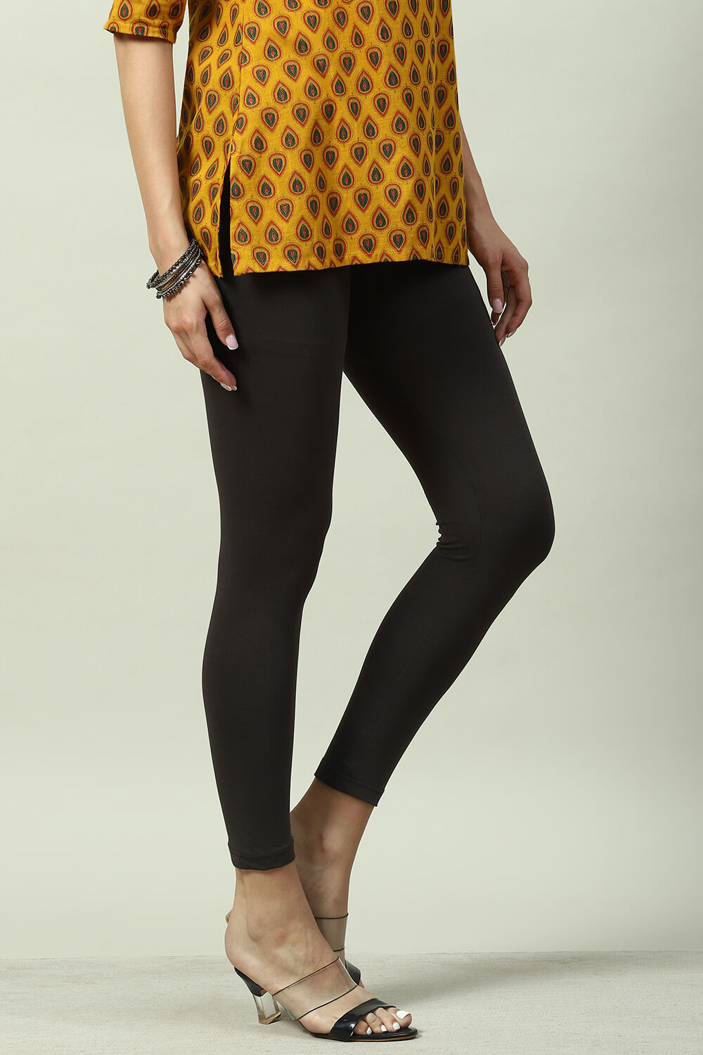 Black Cotton Blend Solid Leggings image number 3