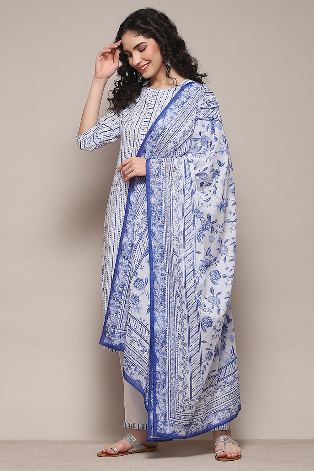 White Red Cotton Straight Suit Set image number 4