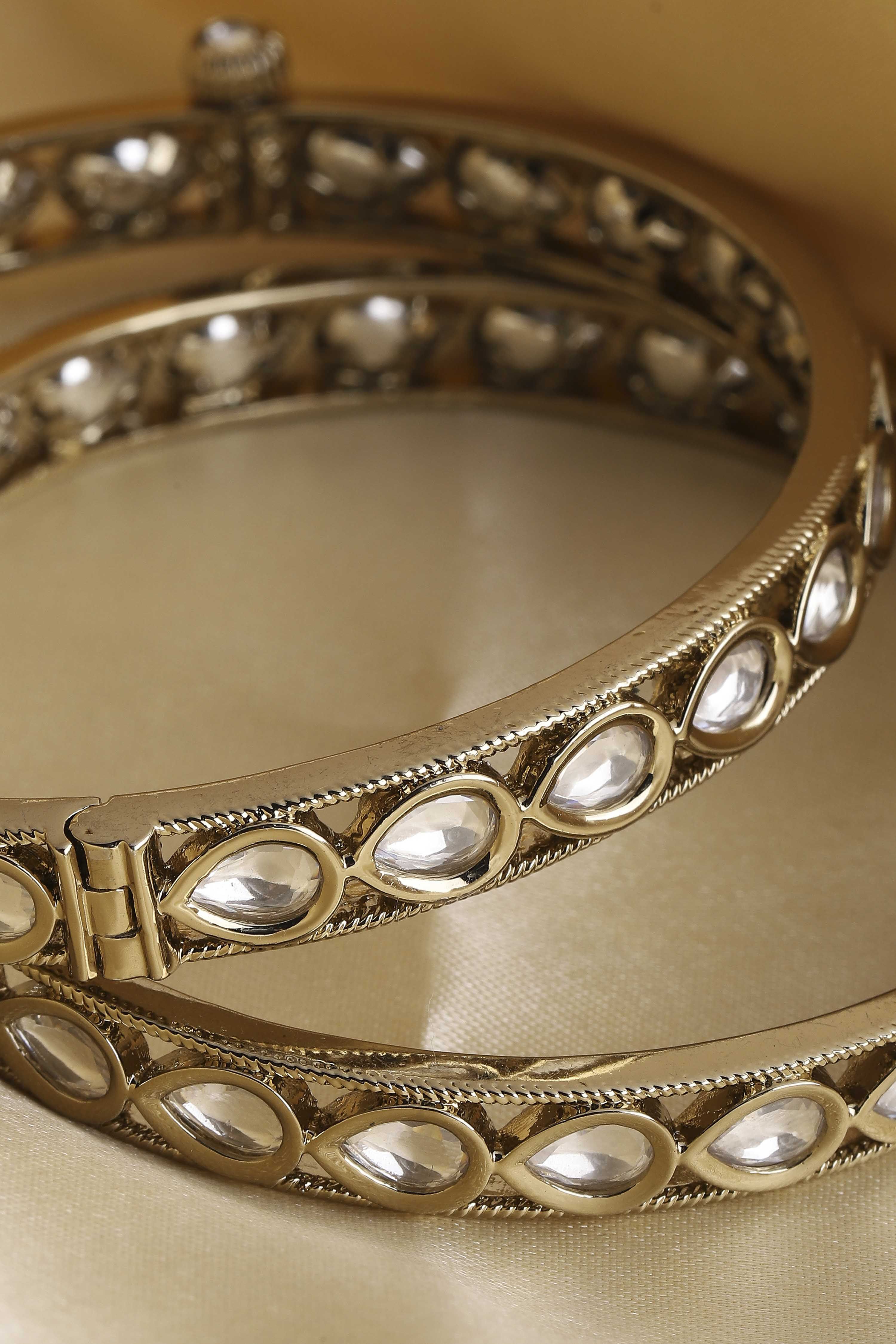 Gold Alloy Bangle image number 2
