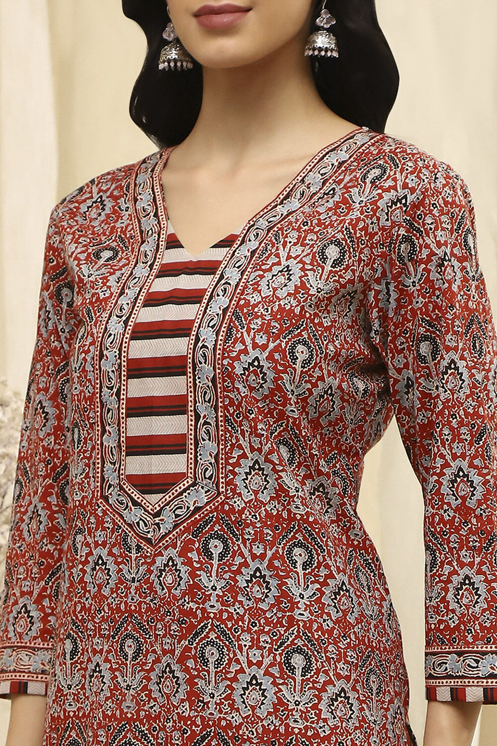 Green Cotton Floral Printed Unstitched Suit Set image number 2