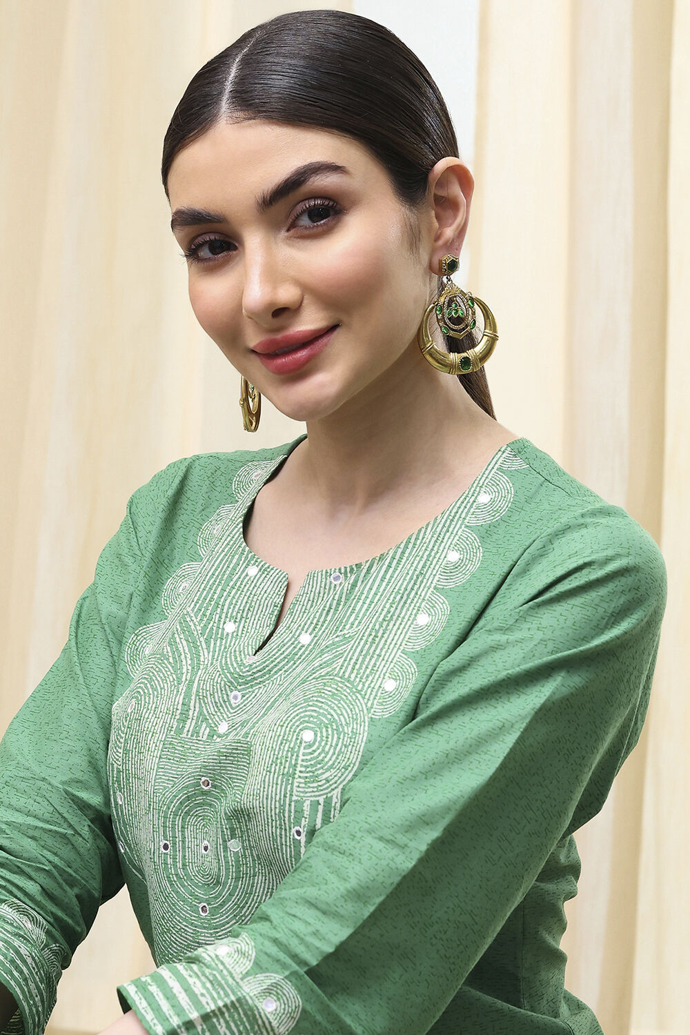 Green Alloy Drop & Danglers image number 3