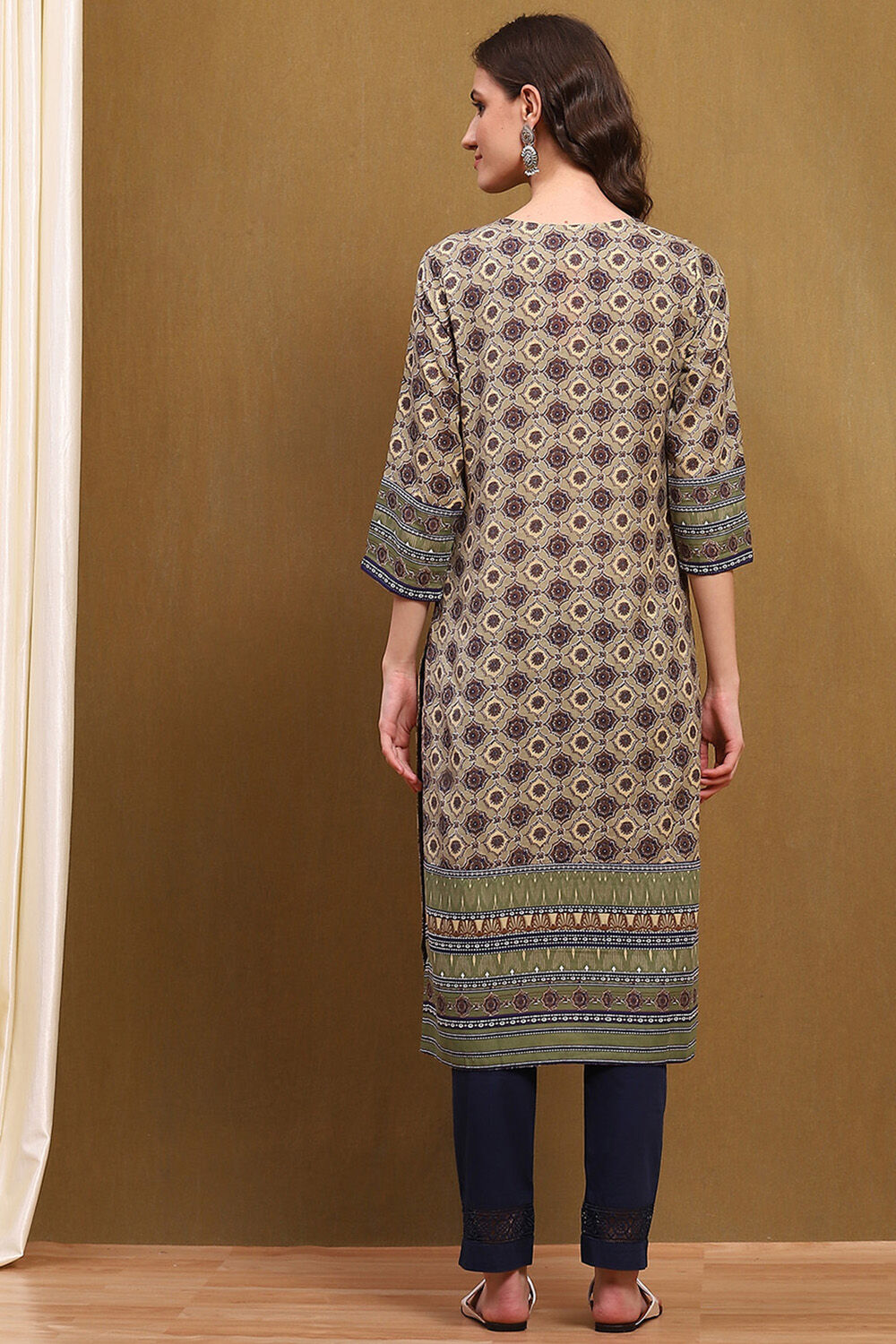 Brown Ethnic Motifs Printed Straight Kurta image number 3