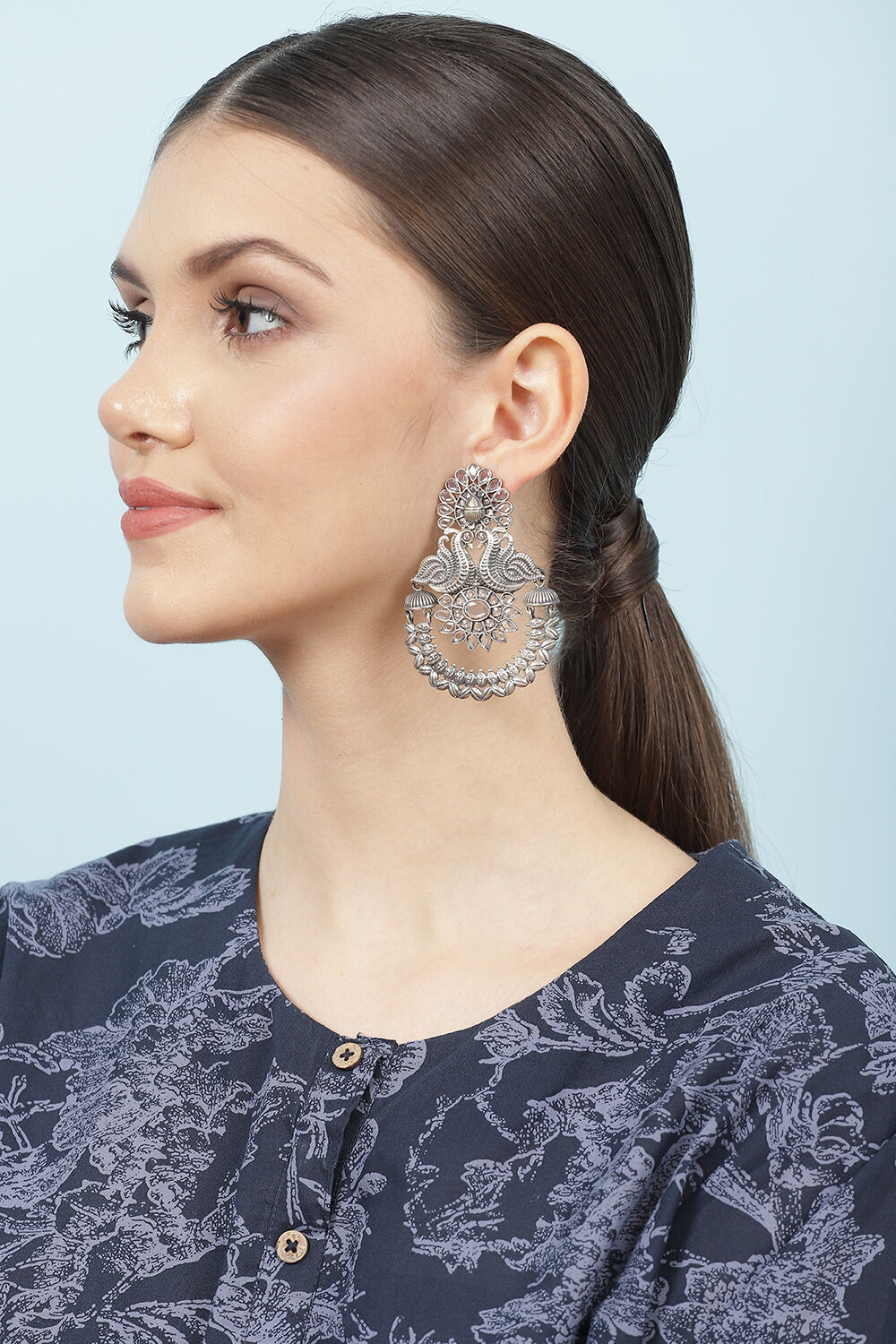 Oxidised White Chandbalis image number 3