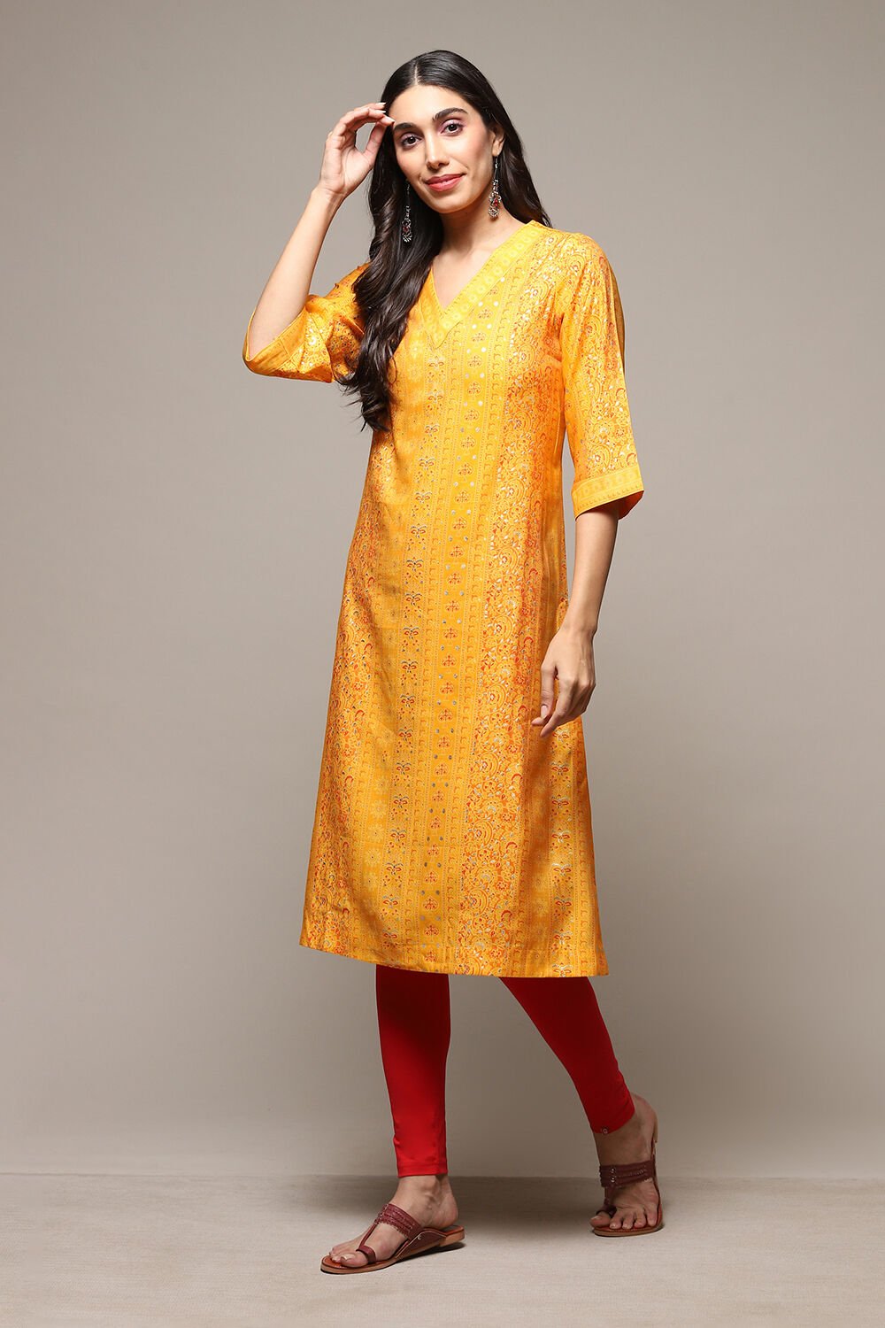 Yellow kurti with red leggings cheap