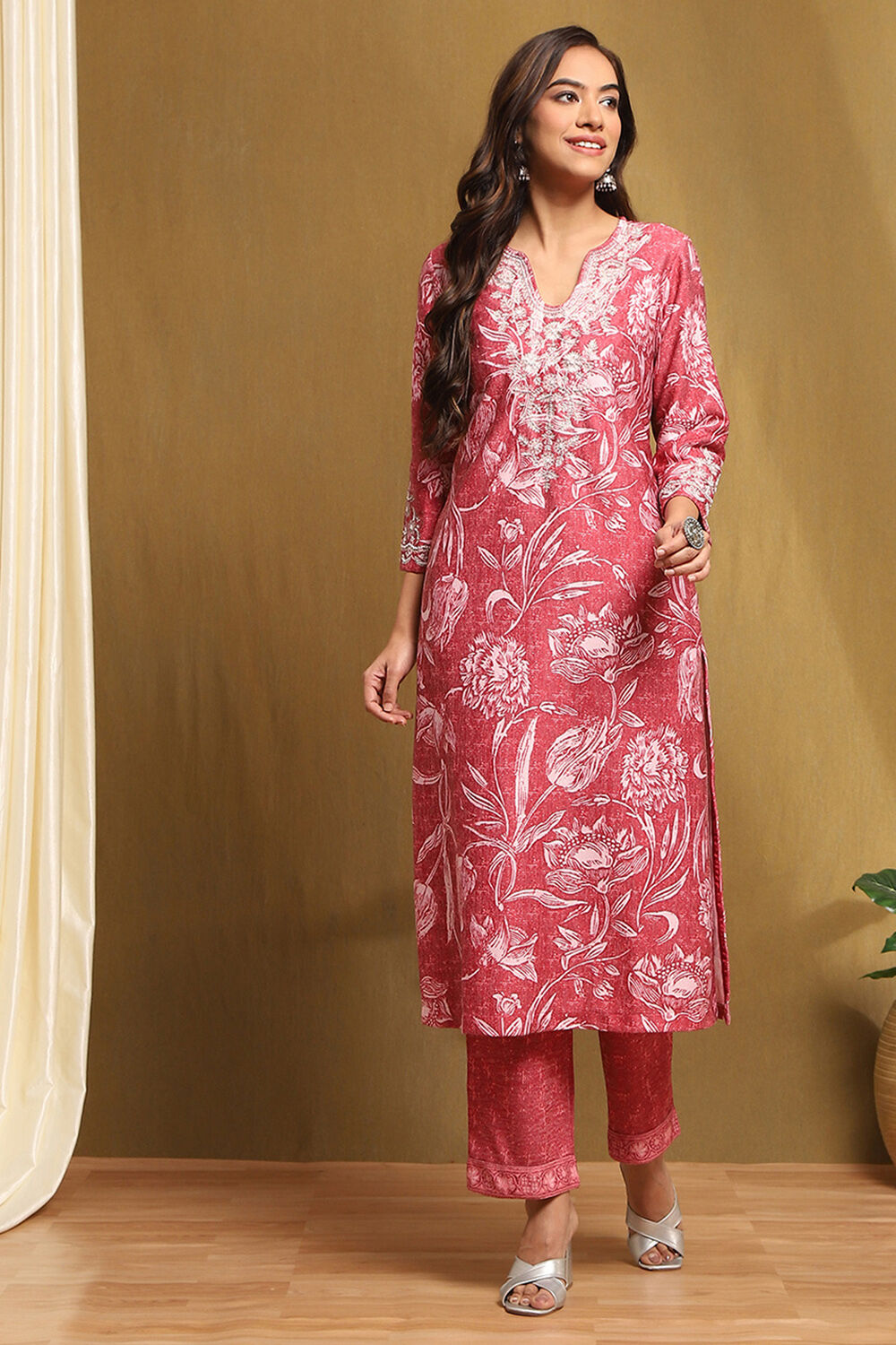 Old Rose Polyester Blend Straight Kurta Pants Set image number 6