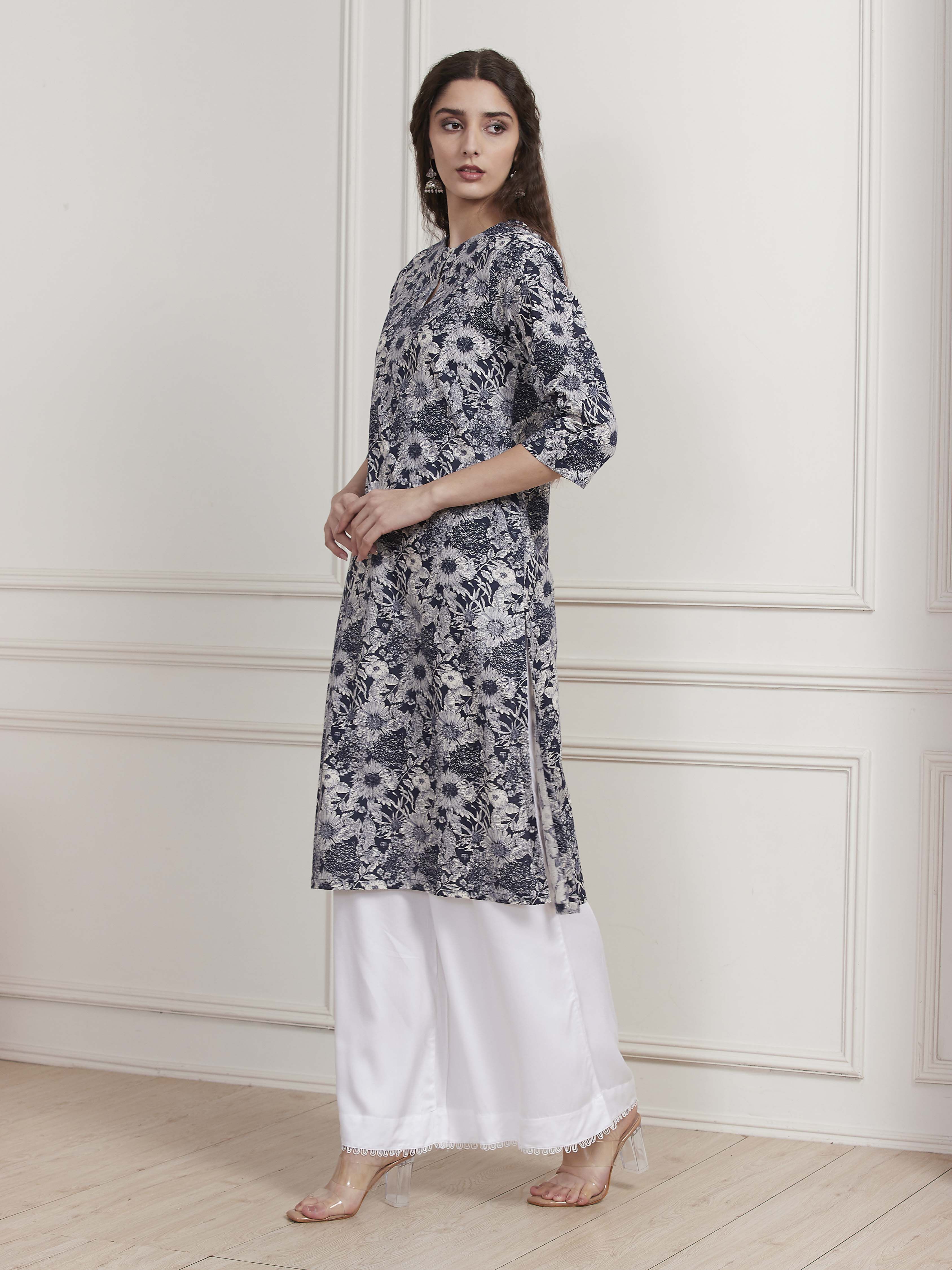 Blue Cotton Floral Printed Straight Kurta image number 2