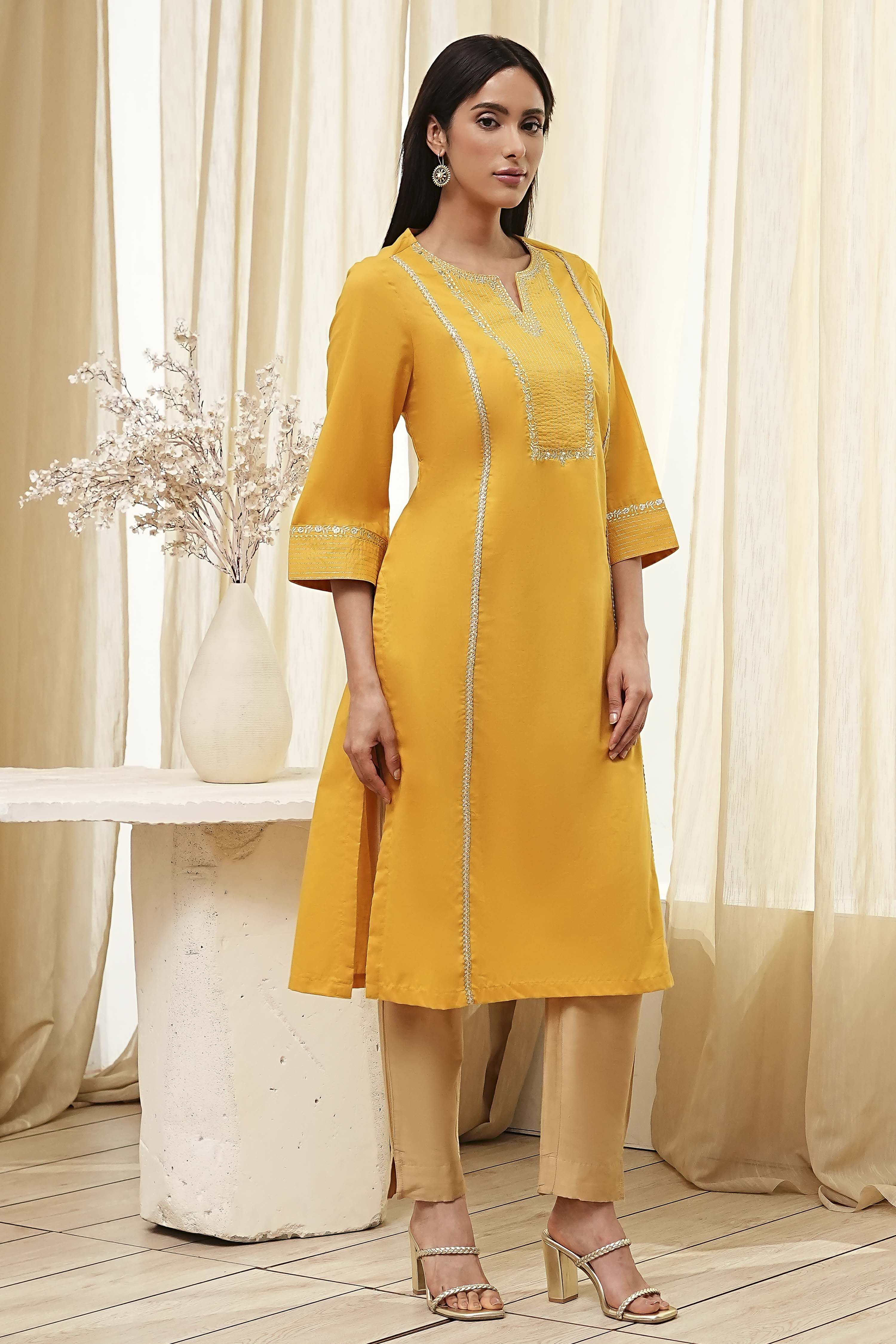Ochre Yellow Cotton Solid Straight Kurta image number 4