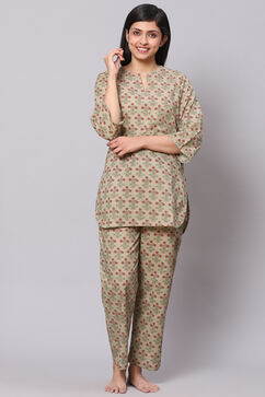 Green Straight Cotton Three Piece Printed Sleepwear Set image number 0