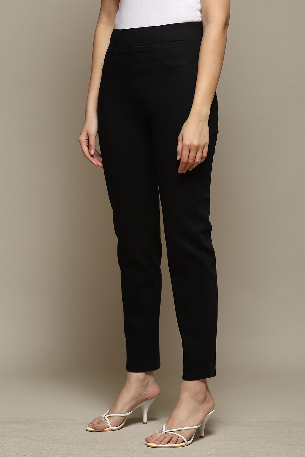 Black Cotton Blend Solid Jeggings image number 2