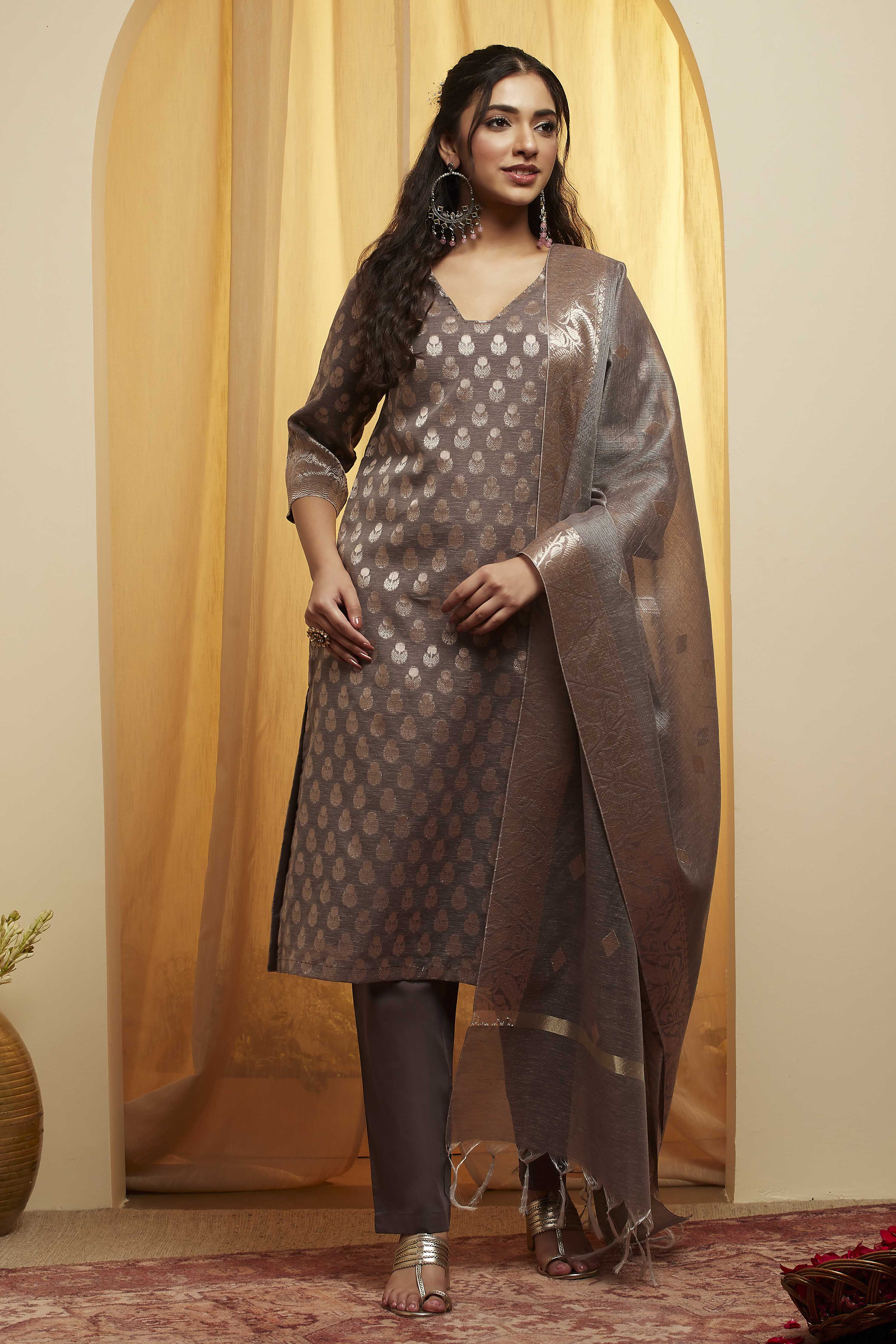 Grey Polyester Straight Suit Set image number 6