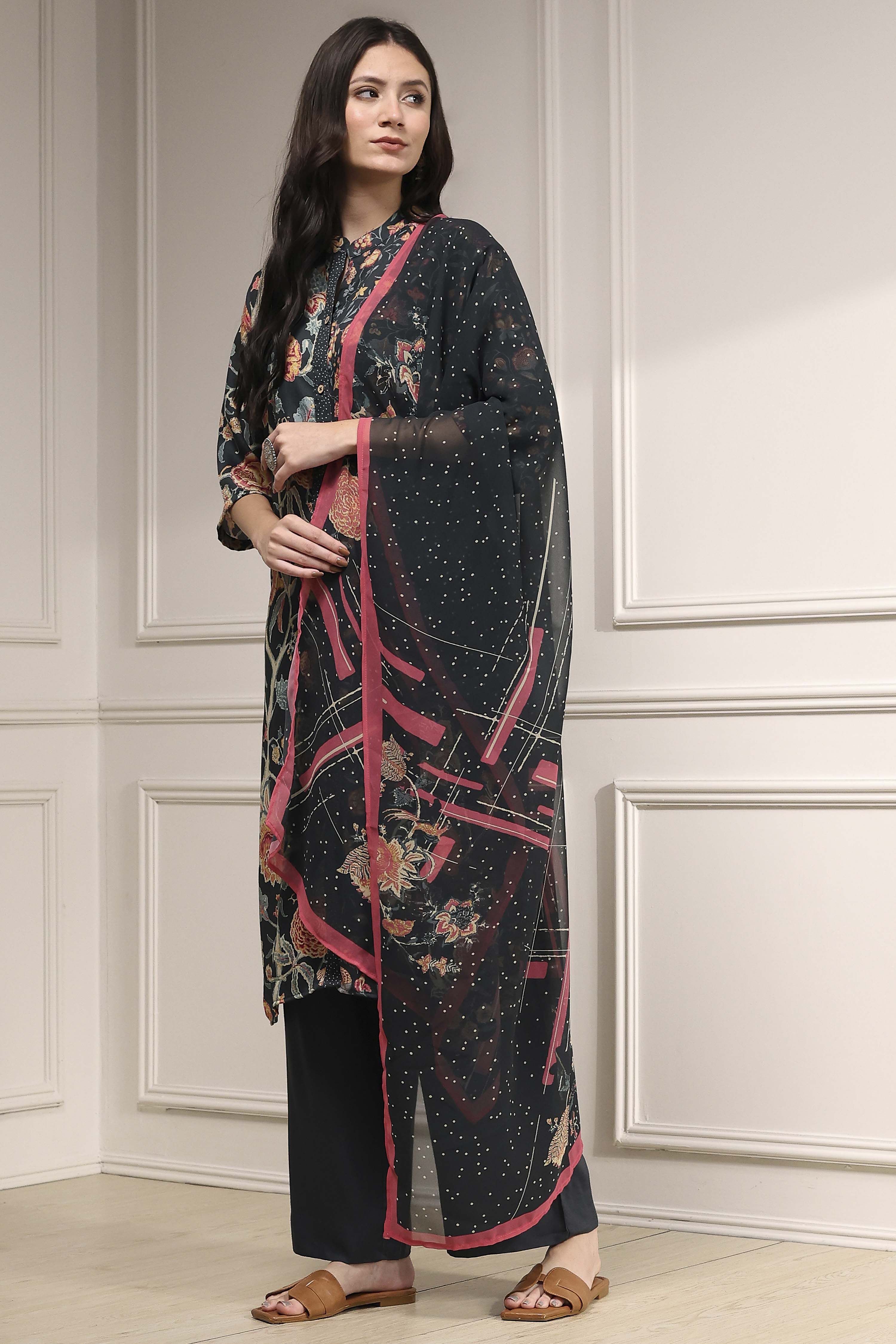 Charcoal Printed Straight Suit Set image number 3