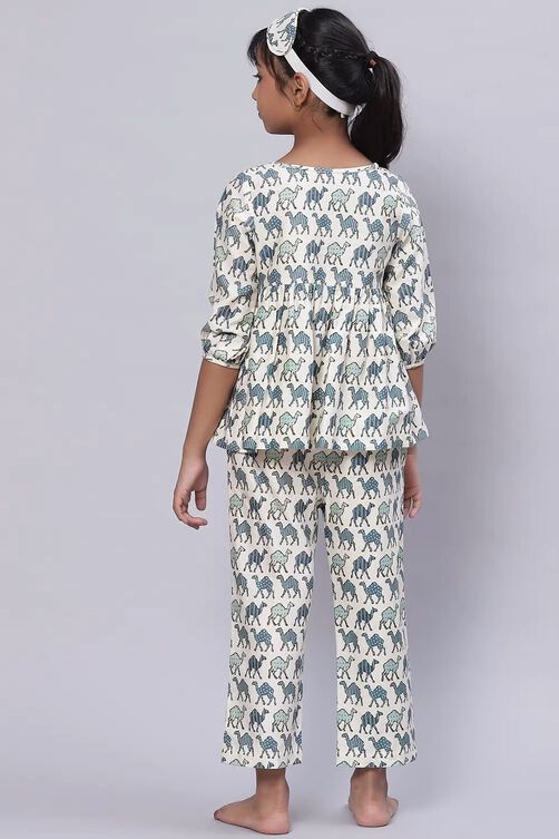 Cream Straight Cotton Three Piece Printed Sleepwear Set image number 4